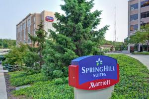 Vottorð, verðlaun, skilti eða annað skjal til sýnis á SpringHill Suites by Marriott Cincinnati Midtown