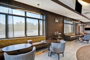 Setusvæði á SpringHill Suites by Marriott Cincinnati Midtown