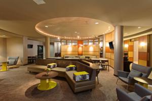 Khu vực ghế ngồi tại SpringHill Suites by Marriott El Paso