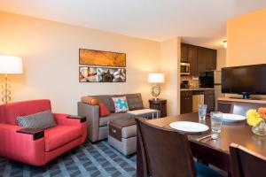 Televisor o centre d'entreteniment de TownePlace Suites by Marriott Kalamazoo