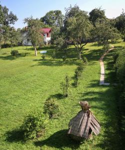 Vrt pred nastanitvijo Villa Roksolana