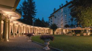 Aed väljaspool majutusasutust Palace Grand Hotel Varese