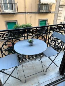 En balkong eller terrass på B&B Pantarei Napoli