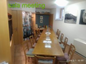 Área de negócios e/ou sala de conferências em MOUNTAIN HOTEL Osteria di MONTAGNA La Peonia Monte Generoso