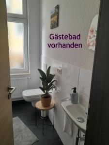 哥達的住宿－Ferienwohnung Gemütliche Auszeit - Wallbox, nur 50m zum Hauptbahnhof, ruhig, Parterre, zentral, Hunde willkommen, Kinderausstattung vorhanden，相簿中的一張相片