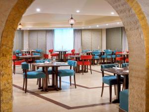 Restaurant o iba pang lugar na makakainan sa Mövenpick Hotel Karachi