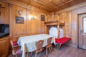 Μια τηλεόραση ή/και κέντρο ψυχαγωγίας στο OLIMPIA LODGE