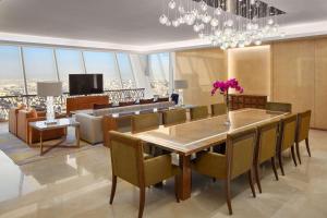 Hyatt Regency Riyadh Olaya में टेलीविजन और/या मनोरंजन केंद्र