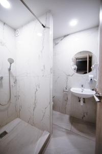 Un baño de Dzukija Hotel