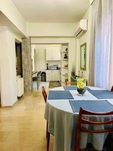 A kitchen or kitchenette at Super Nuova - Private Parking