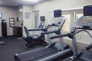 Gimnasio o equipo deportivo en Courtyard by Marriott Owensboro