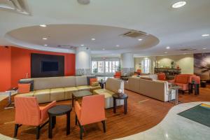 พื้นที่นั่งเล่นของ Courtyard by Marriott Jacksonville Beach Oceanfront