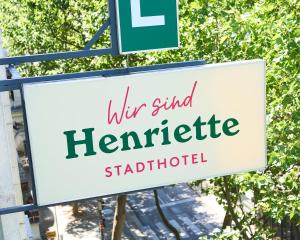 Certifikat, nagrada, logo ili neki drugi dokument izložen u objektu Henriette Stadthotel Vienna