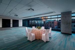 Business area at/o conference room sa Residence Inn by Marriott Calgary Downtown/Beltline District