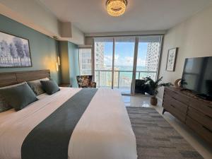 Sun&Sea IconBrickell Unit TV 또는 엔터테인먼트 센터