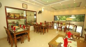 Un restaurant u otro lugar para comer en Ngoc Anh Hotel 2 Ninh Binh