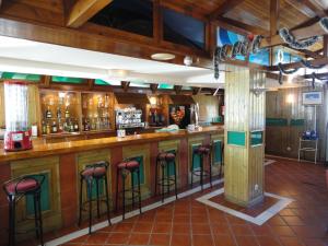 The lounge or bar area at Hotel Nevasur