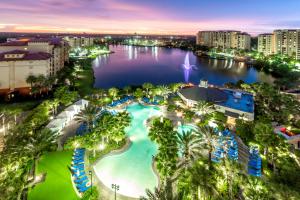 Majoituspaikassa Wyndham Grand Orlando Resort Bonnet Creek tai sen lähellä sijaitseva uima-allas