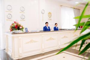 Apgyvendinimo įstaigos Plaza Hotel Bishkek personalas