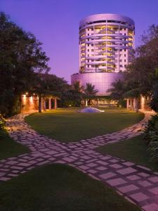 En hage utenfor Taj Wellington Mews