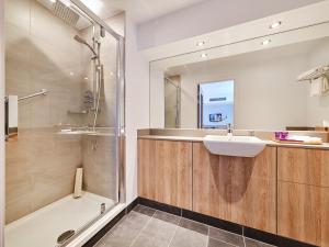 Un baño de Park Regis Birmingham