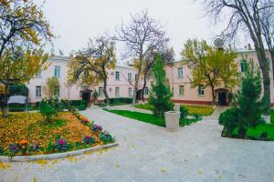 Κήπος έξω από το Armon Apart Hotel