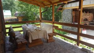 Balkon oz. terasa v nastanitvi Guest House in Carpathians