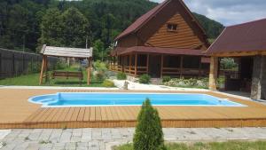 Bazen v nastanitvi oz. blizu nastanitve Guest House in Carpathians