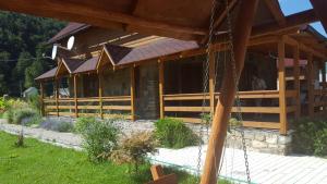 Vrt pred nastanitvijo Guest House in Carpathians