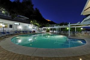 Piscina di Hotel Villa Poseidon & Events o nelle vicinanze