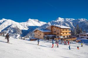 Hotel Burgwald - Ski In & Ski Out בחורף