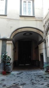 The facade or entrance of Sotto le Stelle ai Decumani