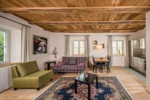 A seating area at Residence Traube