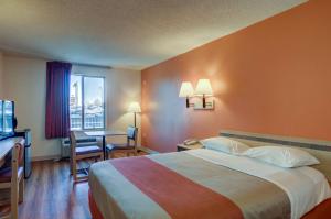 Rúm í herbergi á Motel 6-Greenwood Village, CO - Denver - South Tech Center