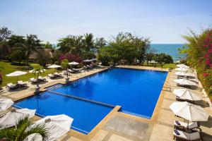 Peldbaseins naktsmītnē Victoria Phan Thiet Beach Resort & Spa vai tās tuvumā