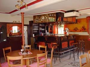 Ο χώρος του lounge ή του μπαρ στο Hotel Krone Kappel