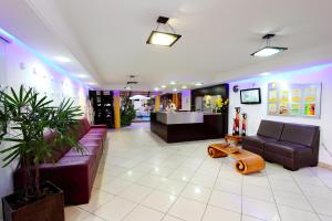 A seating area at Hotel Casa Blanca Porto Seguro