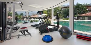 The fitness centre and/or fitness facilities at Angra Boutique Hotel