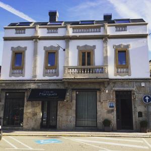 El edificio en el que está el hotel