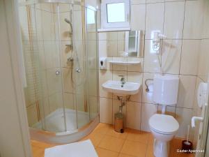 Ванная комната в Eszter Apartman