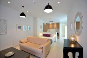 พื้นที่นั่งเล่นของ El Armador Casa Palacio by Luxury Suites Cádiz