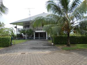 El edificio en el que está el departamento