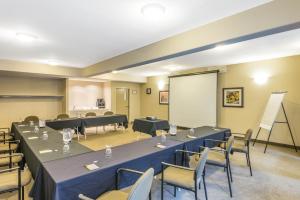 The business area and/or conference room at Super 8 by Wyndham Windsor NS