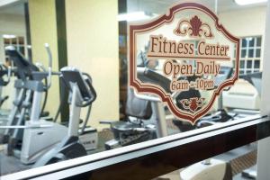 Fitness center at/o fitness facilities sa Fulton Steamboat Inn