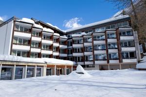 Hotel Quellenhof Leukerbad خلال فصل الشتاء