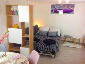 O zonă de relaxare la Appartement sur 3 niveaux centre ville CAEN