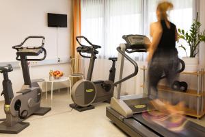 Posilňovňa alebo fitness centrum v ubytovaní Parkhotel Hirschwang