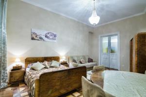 Кровать или кровати в номере Modern and Classic apart. Central location