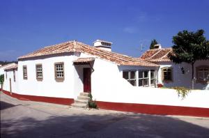 El edificio en el que está la casa de huéspedes