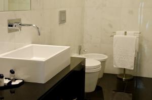 VIP Executive Saldanha tesisinde bir banyo